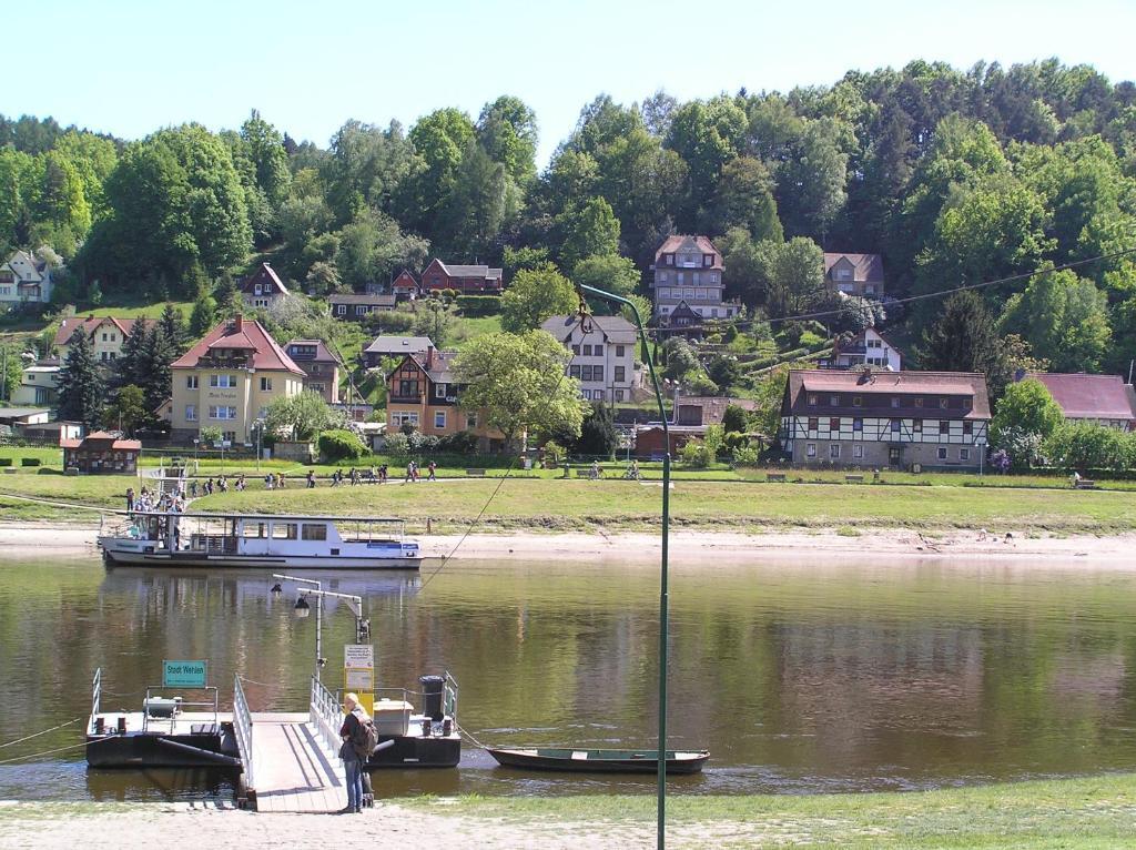 Hotel Saechsisches Haus Berggiesshübel Extérieur photo