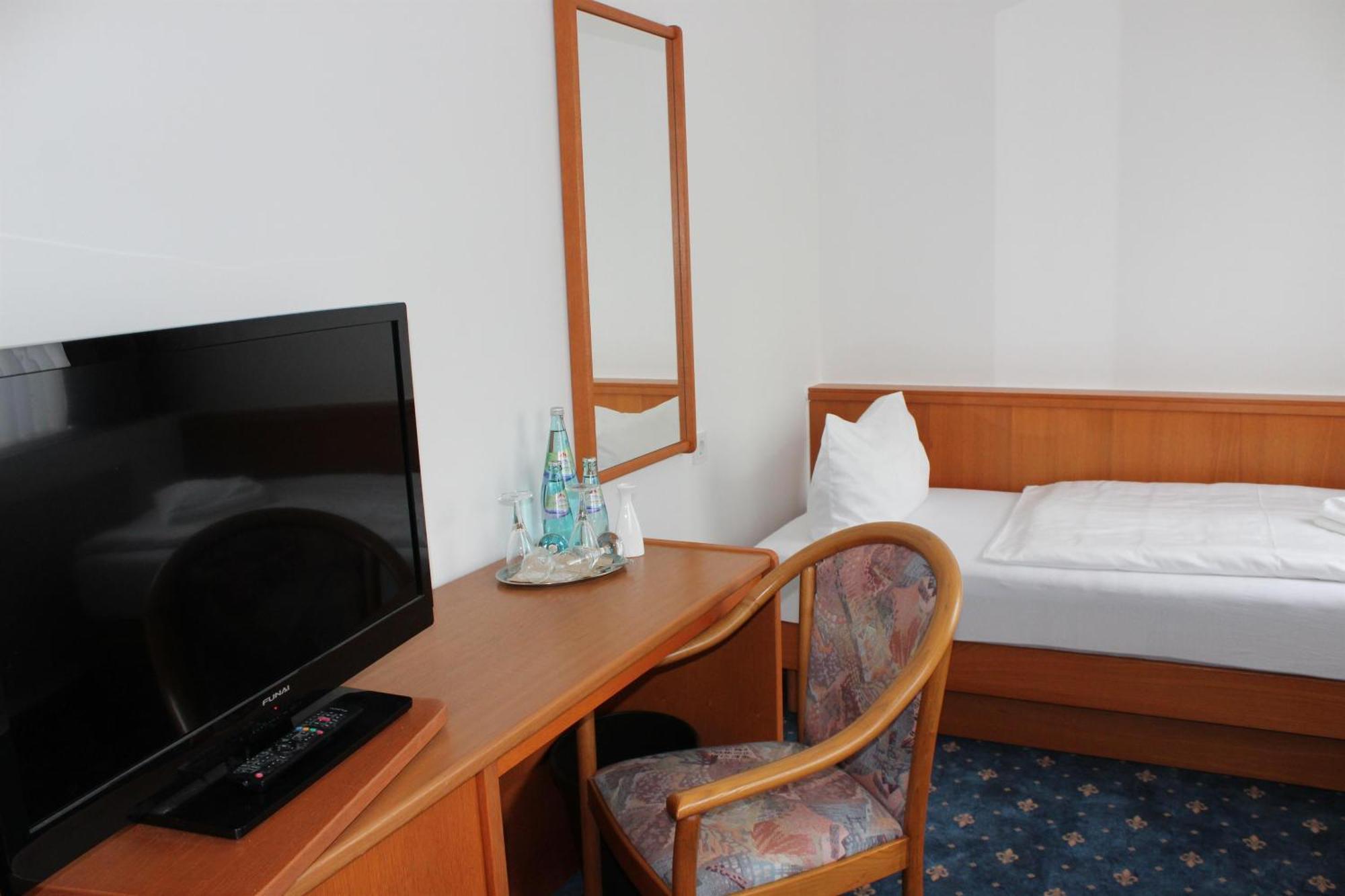 Hotel Saechsisches Haus Berggiesshübel Extérieur photo