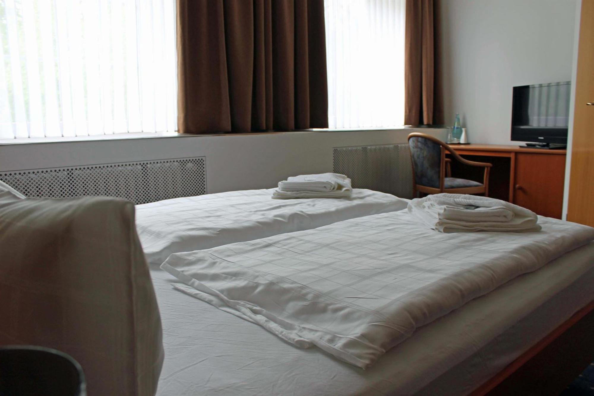 Hotel Saechsisches Haus Berggiesshübel Extérieur photo